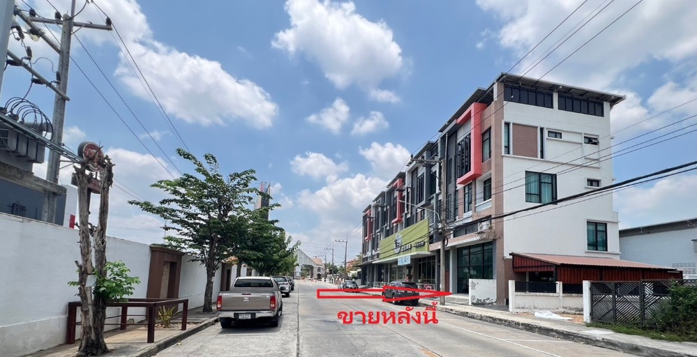 For SaleShophousePathum Thani,Rangsit, Thammasat : Commercial building for sale, Rangsit, Nakhon Nayok 73, Sathaporn Village, Thanyaburi, Pathum Thani, near Lotus Khlong 4