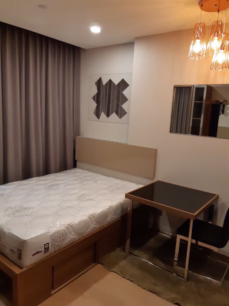 For RentCondoSiam Paragon ,Chulalongkorn,Samyan : Ashton Chula - Silom【𝐑𝐄𝐍𝐓】🔥 Compact, warm room, minimalist style, fully furnished. Complete central area Near Samyan Mitrtown Ready to move in! 🔥Contact Line ID: @hacondo