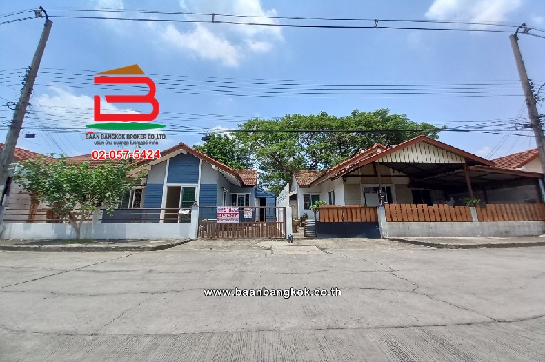 For SaleHousePathum Thani,Rangsit, Thammasat : Twin house, Sap Thani Village, Rangsit-Khlong 9, area 37.1 sq m, near CJ Supermarket. Rangsit Khlong 9 Branch, Rangsit-Nakhon Nayok Road, Lam Phak Kut Subdistrict, Thanyaburi District, Pathum Thani Province