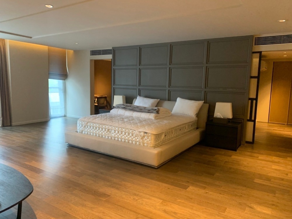 For RentCondoSukhumvit, Asoke, Thonglor : RENDE102 Condo for rent, Rende Sukhumvit 23, 7th, 8th floor, size 311.59 sq m. 3 bedrooms, 3 bathrooms, 150,000 baht. 064-959-8900