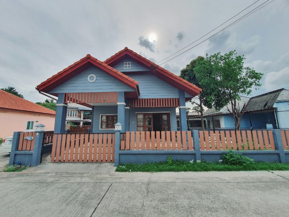 For SaleHouseRayong : Single house for sale, 2 bedrooms, 1 bathroom, 50 square meters, usable area 120 square meters, completely renovated. Ready to move in