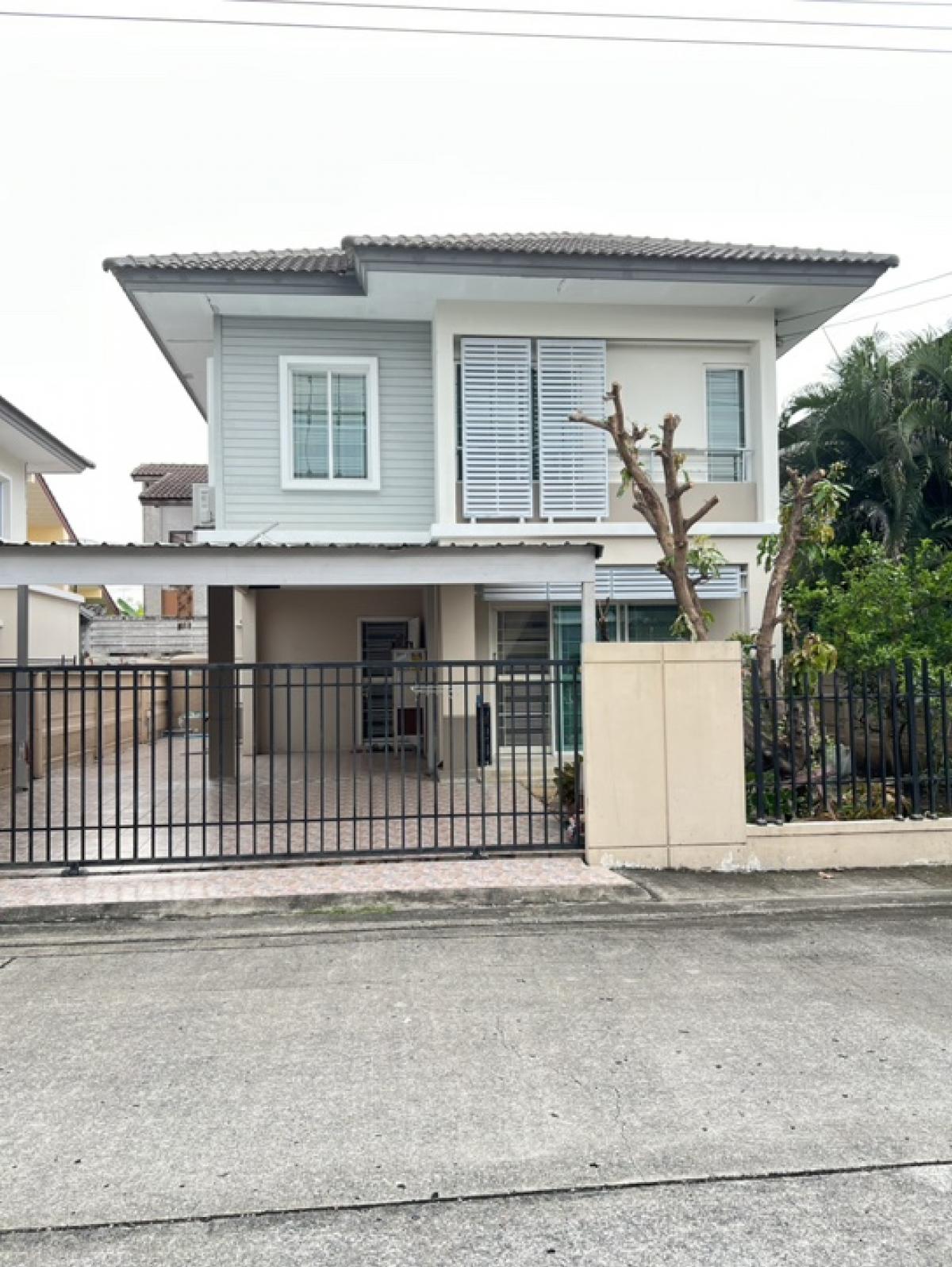 For RentHousePathum Thani,Rangsit, Thammasat : House for rent, large house, 43 sq m, near Future + International school, fully furnished in every room + complete electrical appliances, just bring your suitcase and move in.