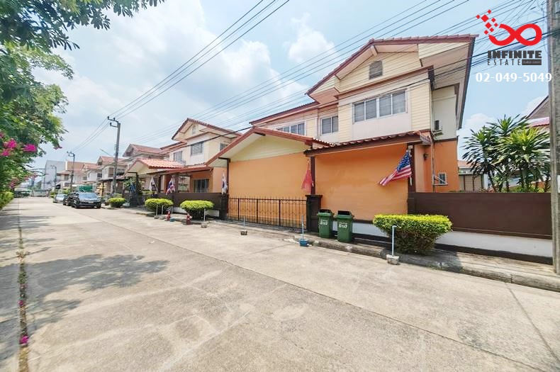 For SaleHousePattanakan, Srinakarin : 2-story detached house for sale, Ban Suan Racha Village. Krungthep Kreetha Road Soi Krungthep Kreetha 7