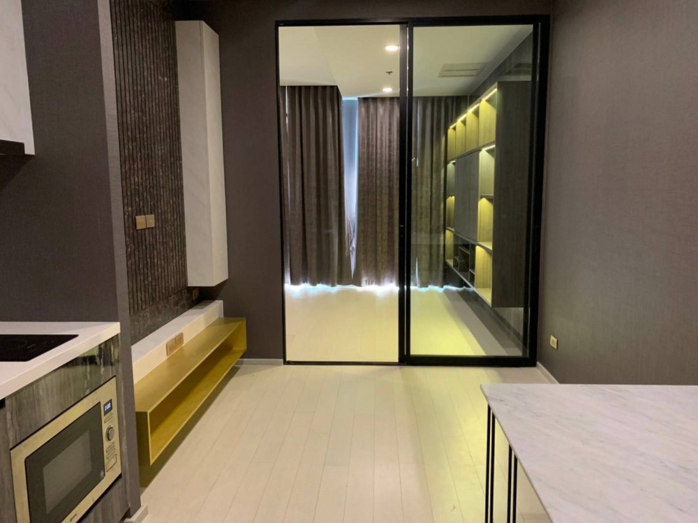 For RentCondoWitthayu, Chidlom, Langsuan, Ploenchit : ♦ Good Deal ♦ Tower B, 10+ Floor, Type A11 | 49.03 sq.m. 1 Bed | Condo skywalk connect to BTS ploenchit and Central Embassy.