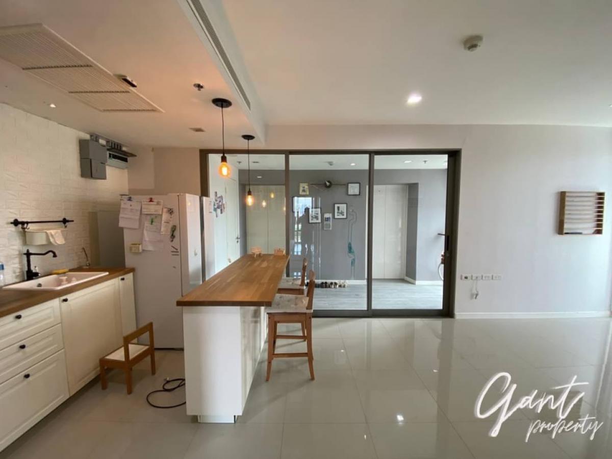 For SaleCondoRama3 (Riverside),Satupadit : Condo for sale, 2 bedrooms, has a private elevator, good location, overlooking the river, StarView Condo Rama 3. StarView Condo Rama3