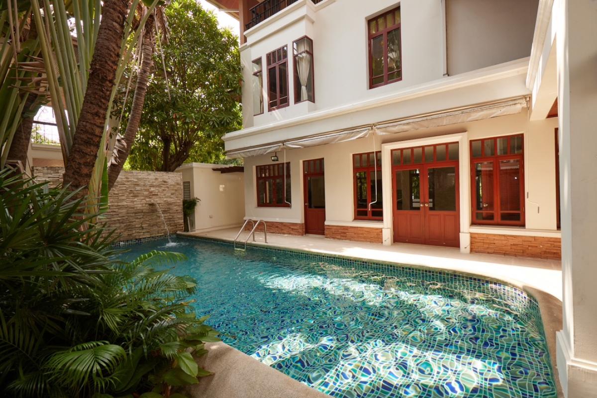 ให้เช่าบ้านสุขุมวิท อโศก ทองหล่อ : Pool Villa in Ekkamai 10 พูลวิลล่า เอกมัย