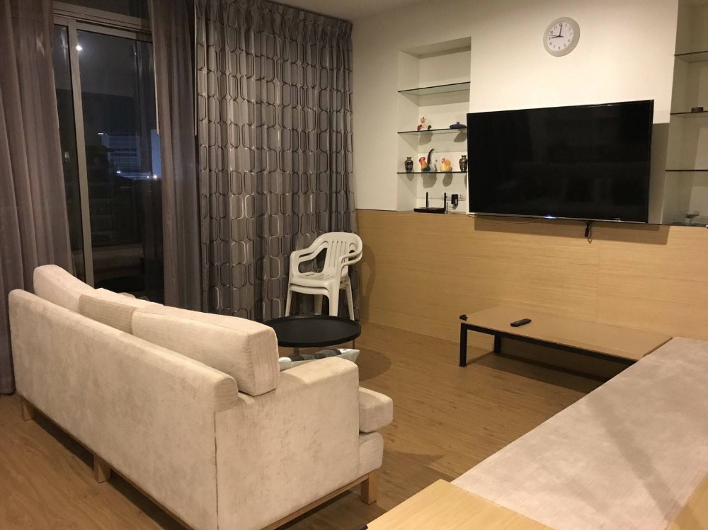 ให้เช่าคอนโดสีลม ศาลาแดง บางรัก : Siamese Surawong 1bed 45 Sqm Fullyfurnish 20,000 -