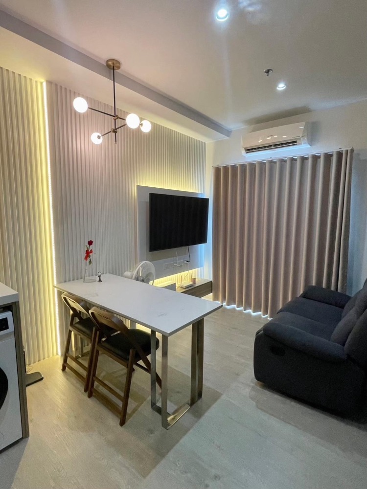 For RentCondoThaphra, Talat Phlu, Wutthakat : 👑 Altitude Unicorn Sathorn-Tha Phra 👑 1Bedroom, size 31 sq m., swimming pool view, complete furniture and appliances, ready to move in