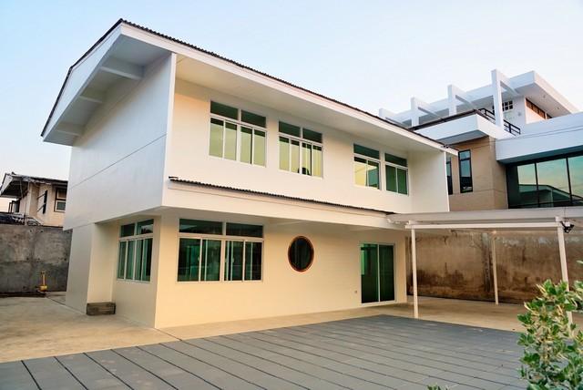 For RentHouseNawamin, Ramindra : For rent: 2-storey detached house, 3 bedrooms, near The Mall Bangkapi, suitable for an office and pets (but must be kept clean)