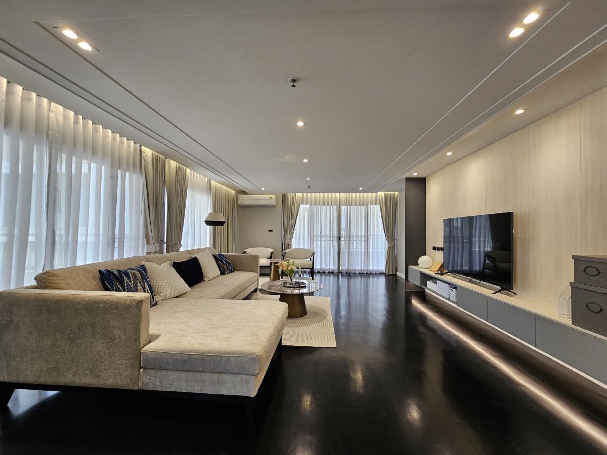 ให้เช่าคอนโดสาทร นราธิวาส : Stunning 3 bedrooms condo for rent in Sathorn.