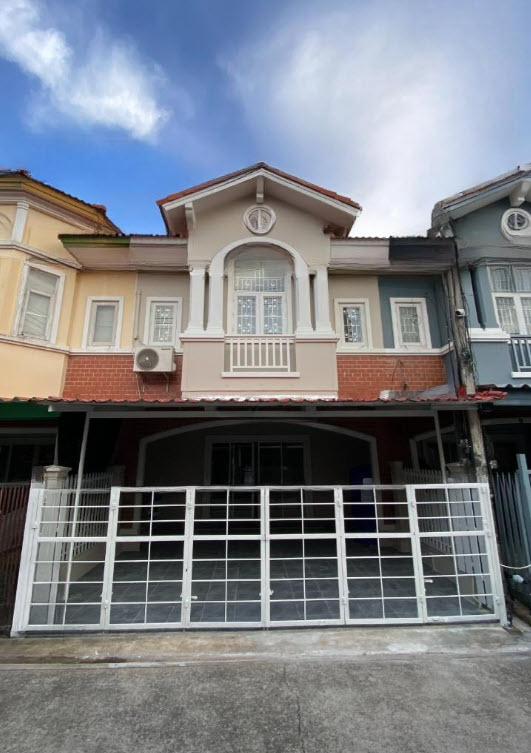 For SaleTownhomePathum Thani,Rangsit, Thammasat : Townhouse for sale, newly renovated, Pruksa Ville 2 Don Mueang project, 2 floors, 3 bedrooms, 3 bathrooms.