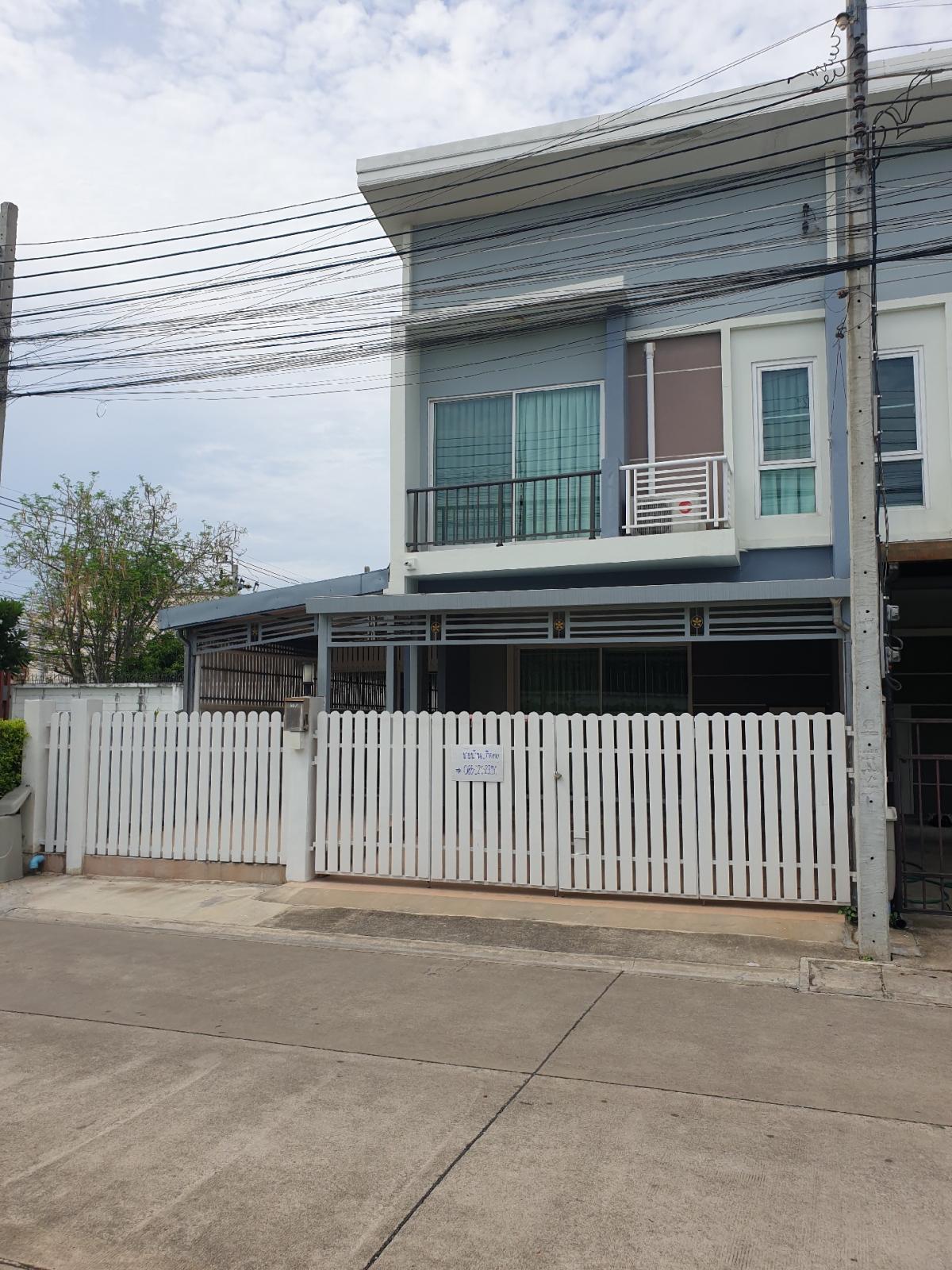 For SaleTownhouseRama5, Ratchapruek, Bangkruai : Supalai Primo Kroin Rama 5, near Lotus, Makro, Bang Sri Thong Intersection, corner townhouse, 30 sq m, for sale 3.65 million baht (assessed price 3.8 million baht)