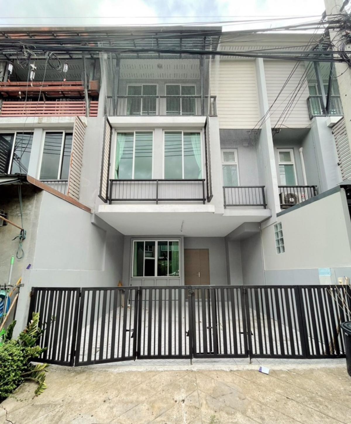 For SaleTownhouseKaset Nawamin,Ladplakao : For sale cheap❗️❗️Areeya Daily Townhome, 3 floors, good location, beginning of the project, beginning of the alley