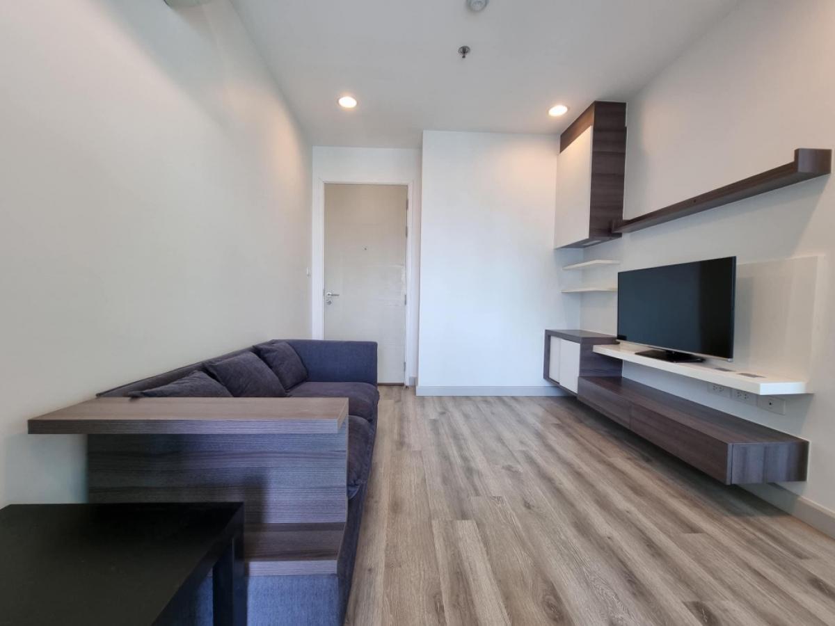 For RentCondoSathorn, Narathiwat : For rent: Centric Sathorn St.Louis, corner room.