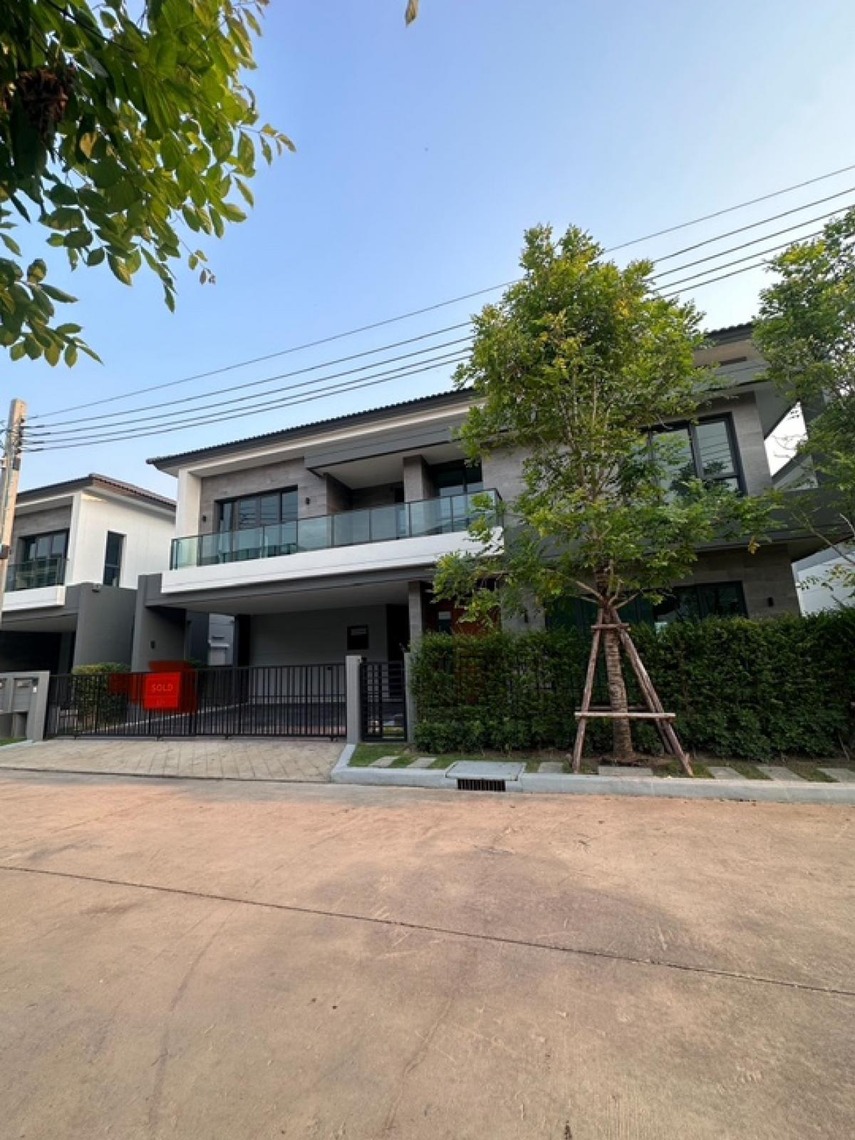 ให้เช่าบ้านนวมินทร์ รามอินทรา : 📢👇 For rent / sale house at The City Watcharapon, nice compound with good security, near express way