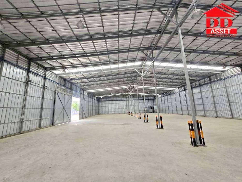 For RentWarehouseMin Buri, Romklao : Warehouse for rent, location Lat Krabang, Nong Chok, next to the Transportation Office, Area 4, rental area size 176-990 sq m, code F8009.