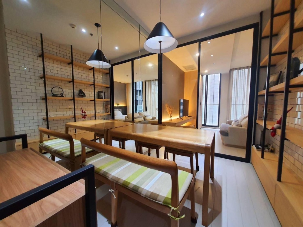 For RentCondoWitthayu, Chidlom, Langsuan, Ploenchit : ♦ Nice Decoration ♦ C Tower, 10+ Floor, Clear view | 45 sq.m. 1 bed | Condo skywalk connect to BTS ploenchit and Central Embassy.