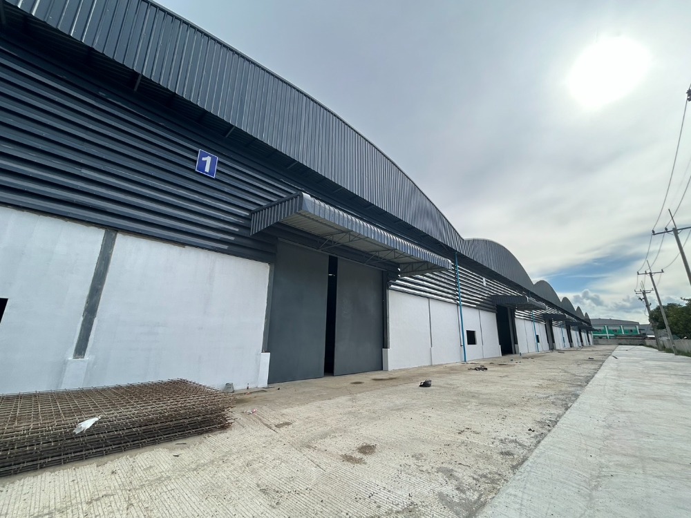 For RentFactoryMahachai Samut Sakhon : Warehouse/office for rent Along Khlong Si Wa, Bang Chuet Subdistrict, Mueang District, Samut Sakhon Province, area 1,244-1,711 sq m.