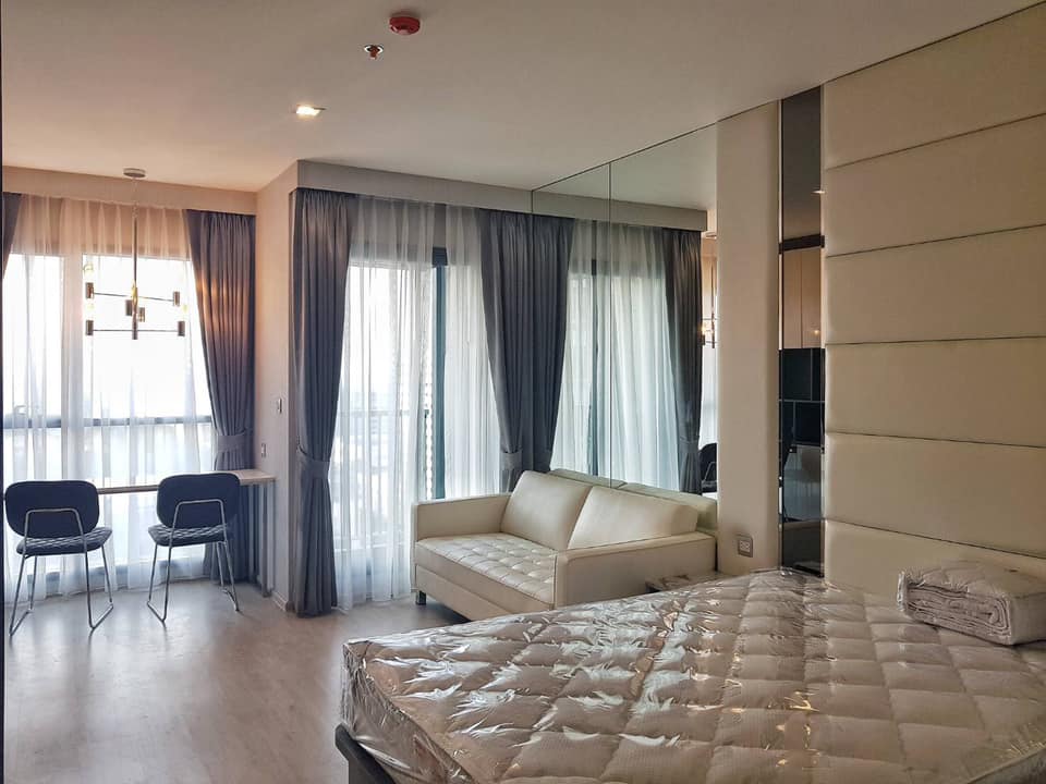 For SaleCondoRatchathewi,Phayathai : 🔥6 MB (All in)🔥 - Studio Nice Room Good Location Next to BTS Victory Monument 100 m. & King Power at Rhythm Rangnam Condo / For Sale