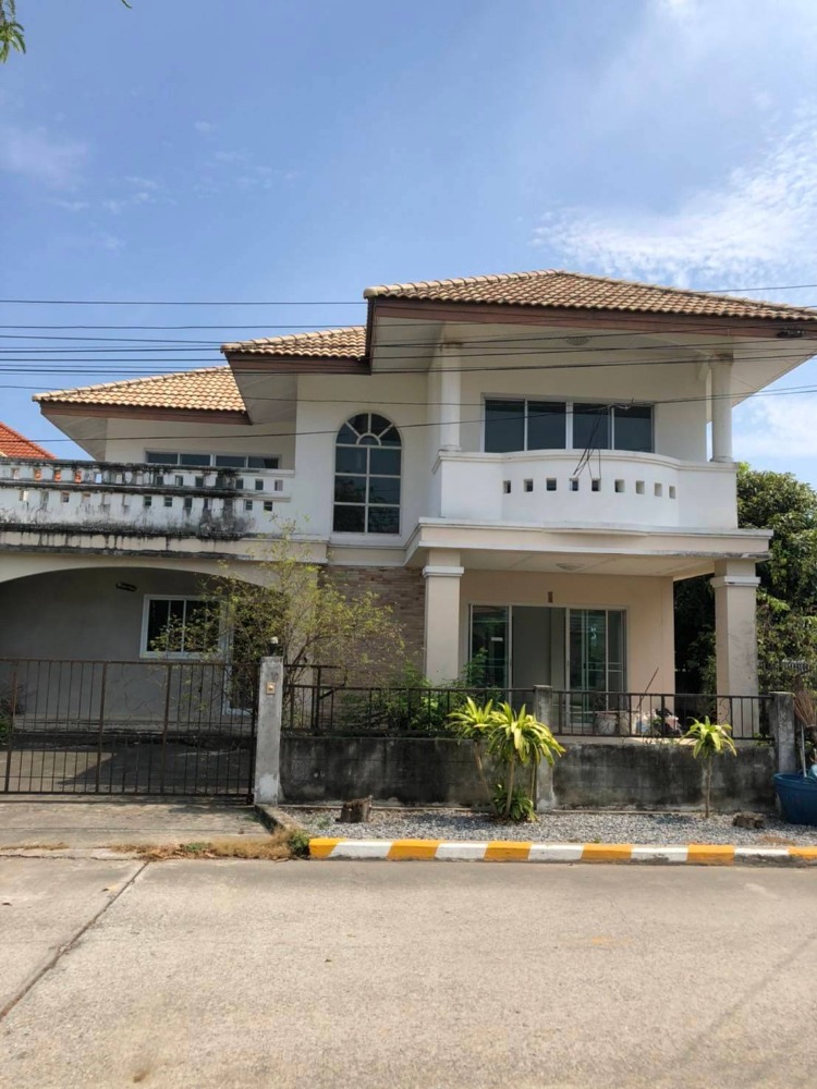 For SaleHouseSamut Prakan,Samrong : ❤️💚Selling cheap urgently‼️ Empty house, 3 bedrooms, 3 bathrooms, corner house. ✅Price negotiable 📲If interested, contact 085-235-1309 Yui