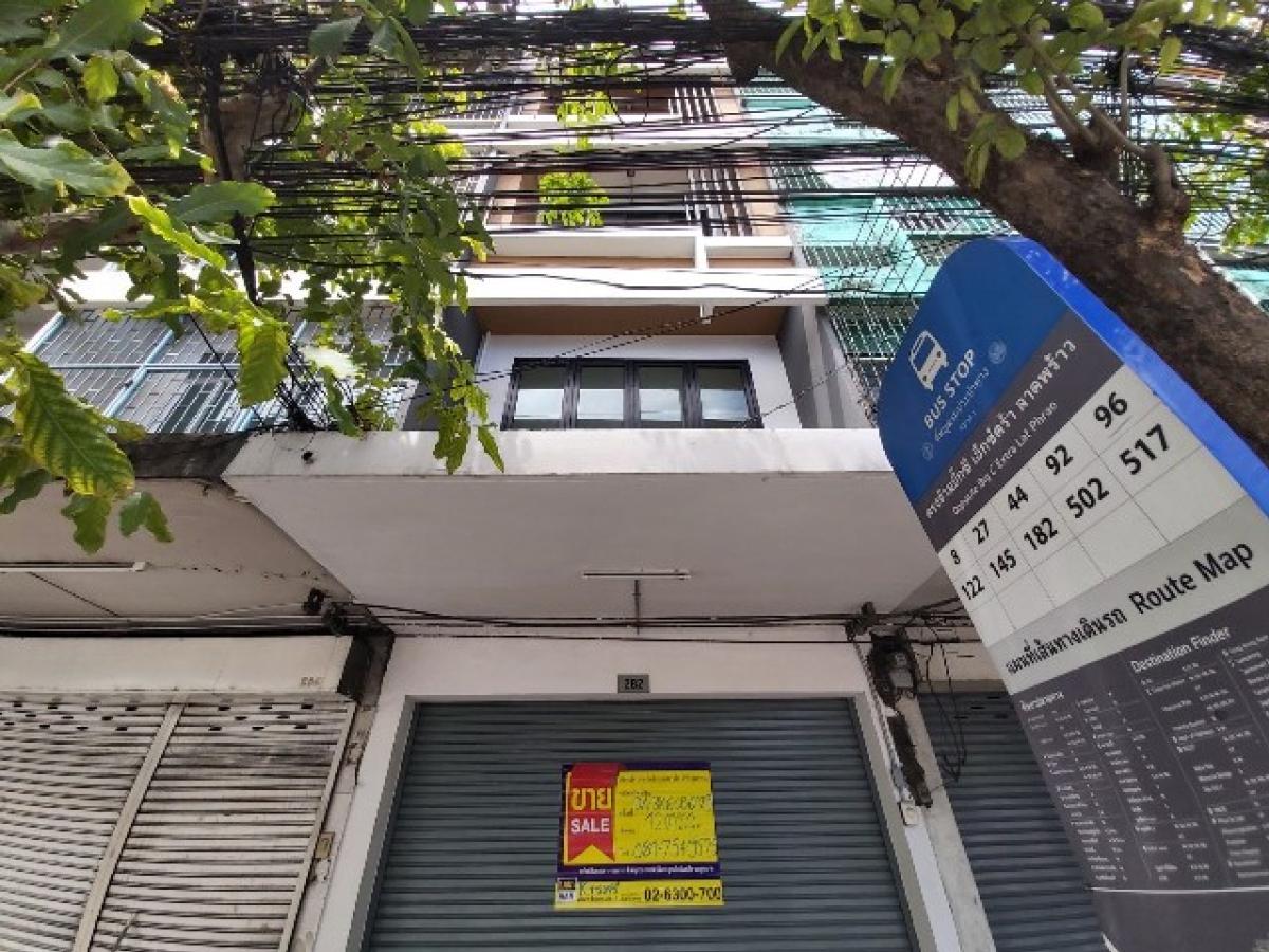 For SaleShophouseKasetsart, Ratchayothin : 💝 Commercial building, Lat Yao, special price! 💝