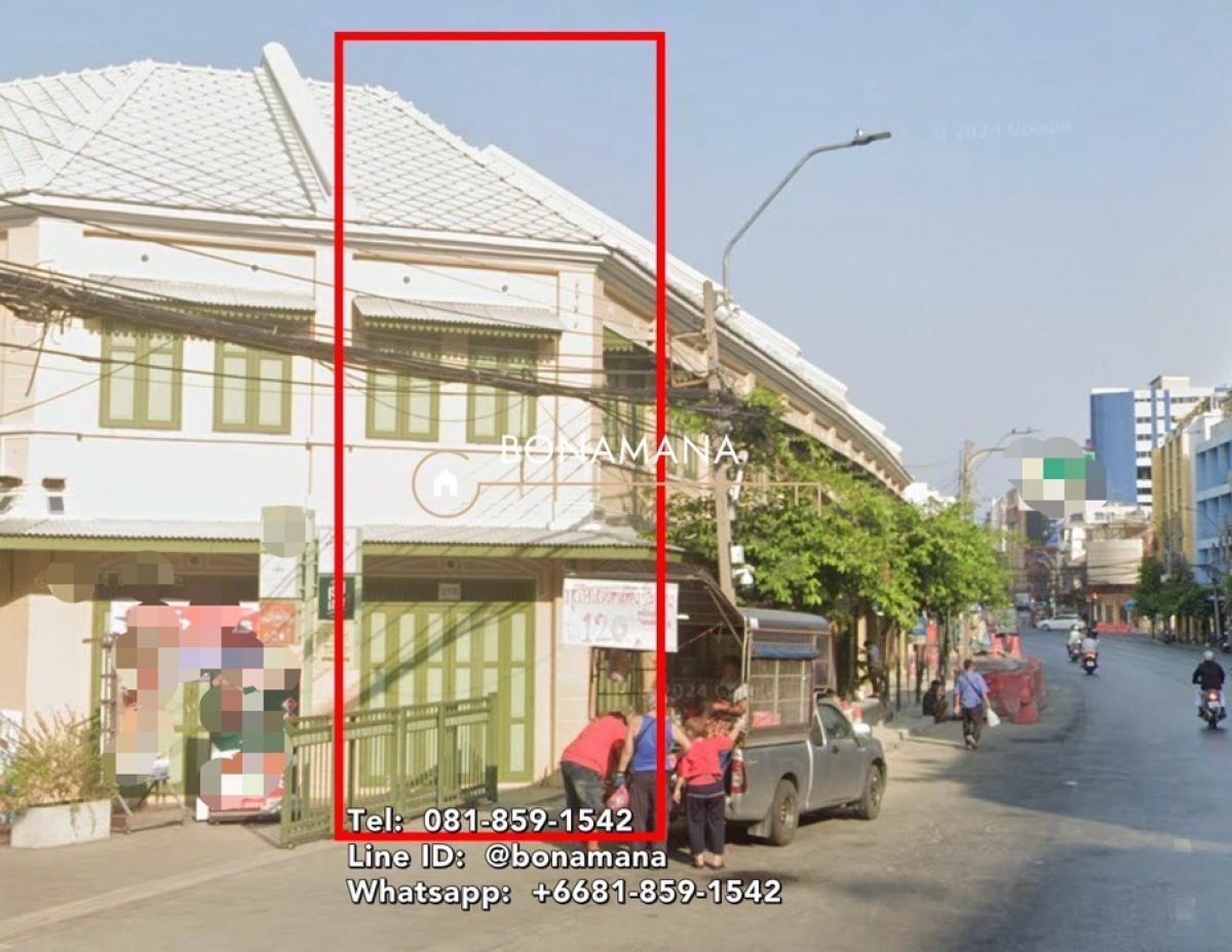 For RentShophouseYaowarat, Banglamphu : Commercial building for rent, prime location on Yaowarat main road.