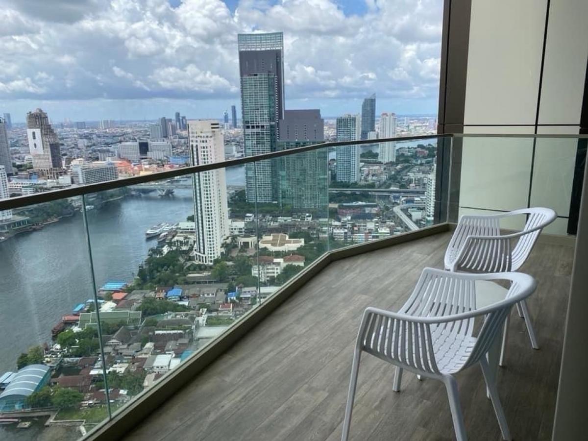 For RentCondoWongwianyai, Charoennakor : 🔥🔥HOT DEAL🔥🔥Condo in the heart of Sathorn, Charoen Nakhon, next to Icon Siam shopping mall, Chao Phraya River view and unblocked city view🌇🏞️ Magnolias Waterfront Residences, 1 bedroom, 1 bathroom condo, large balcony, size 61 sq m, high floor, unblocked 