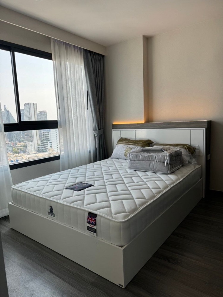 For RentCondoSiam Paragon ,Chulalongkorn,Samyan : Ideo Chula - Samyan【𝐑𝐄𝐍𝐓】🔥Very beautiful, spacious room, city view, various common areas, 24-hour fitness center, vertical garden, near Samyan MRT. Ready to move in 🔥 Contact Line ID: @hacondo