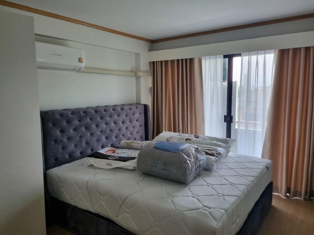 For RentCondoOnnut, Udomsuk : ★ Eastwood park ★ 65 sq m., 1-4th floor (2 bedrooms, 1 bathroom), ★ near BTS On Nut ★ near Seacon Srinakarin and places to eat ★ many amenities ★ Complete electrical appliances