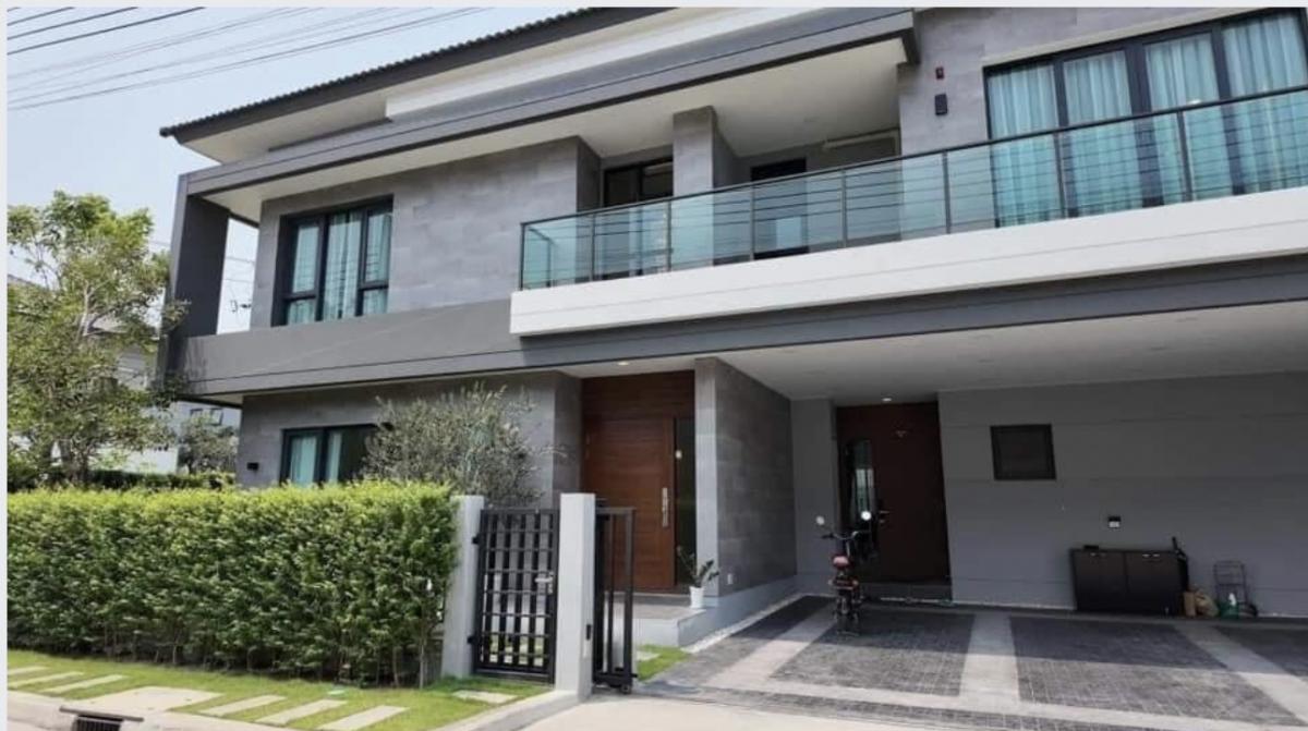 For SaleHouseBangna, Bearing, Lasalle : Single house, owner rents it himself  Ready to move in 800 meters from Mega Bangna, house according to Feng Shui principles. 10/10Corner plot house Near the main road ✅ Rent 29 million or rent 290,000, minimum contract 1 year (including commission, transf