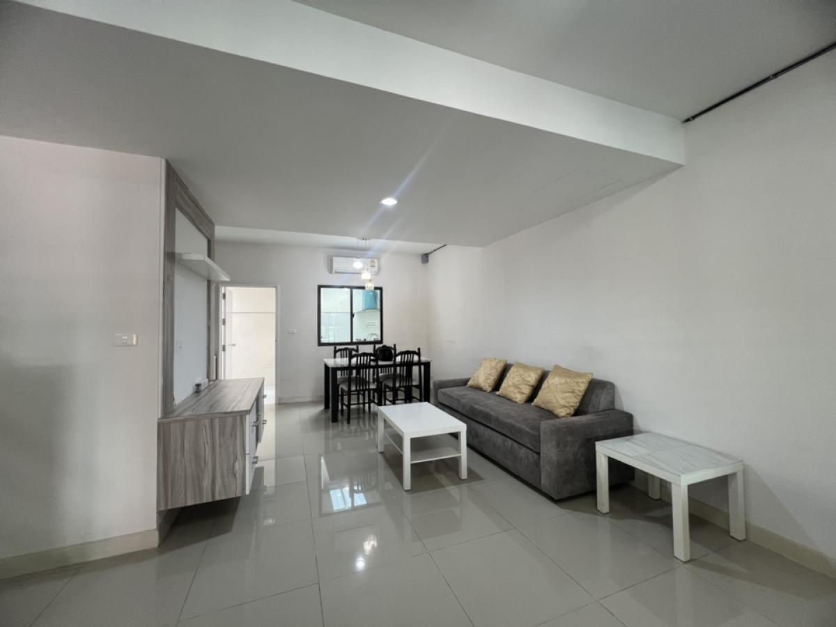 For RentHousePattanakan, Srinakarin : For rent: 2-storey townhouse, Pruksa Ville 73, Phatthanakan 38, only 27,000.-