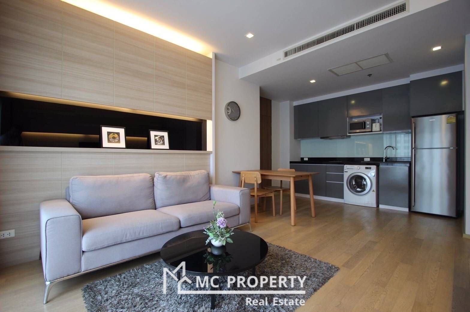 ให้เช่าคอนโดสุขุมวิท อโศก ทองหล่อ : Noble Refine 1 bedroom 55sqm 20fl++ for rent only 37,000 please contact 0816878954