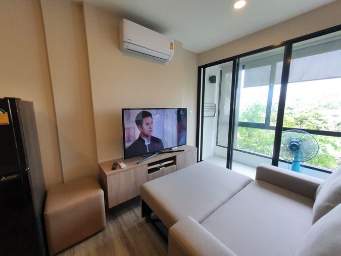 For RentCondoOnnut, Udomsuk : For rent IKON77, next to People park shopping center, BTS On Nut shuttle bus, 30 sq m room, 3rd floor, not hot, complete electrical appliances, 6-foot bed, ready to move in