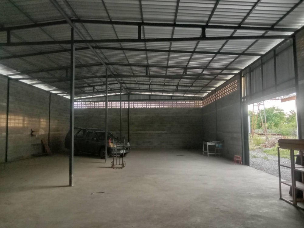 For RentWarehouseMin Buri, Romklao : New warehouse for rent, area 450 square meters, Suwinthawong Road, Nong Chok District, Bangkok