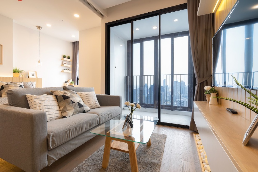 For RentCondoSiam Paragon ,Chulalongkorn,Samyan : (not available) Ashton Chula Silom Floor 56 Condo for rent MRT Sam Yan BTS Saladaeng Silom Road