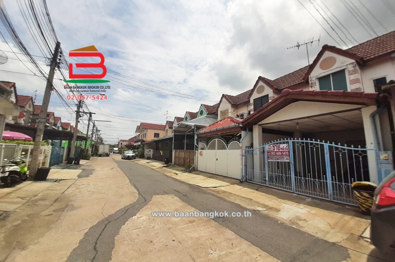 For SaleTownhouseNawamin, Ramindra : Townhouse, Fire Home Village 3, Soi Ramintra 58, Intersection 6, area 19 sq m., Ramintra Road, Bang Kapi District.