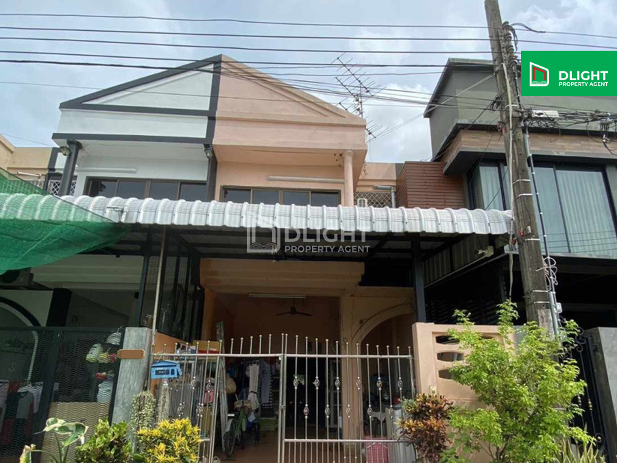 For SaleTownhouseEakachai, Bang Bon : Townhouse, Worakarn Village, 18.5 sq m, 3 bedrooms, 2 bathrooms, price 2.5 million baht, good location near MRT Dao Khanong.