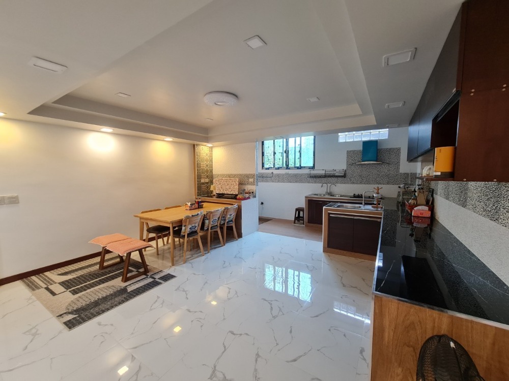 For SaleTownhouseBangna, Bearing, Lasalle : 2-story townhouse for sale, renovated, area 24 square wah, Siang Son Niwet Village, 2 bedrooms, 2 bathrooms, 1 kitchen, 1 living room, 2nd floor balcony, Sukhumvit Road 68, Bang Na Nuea Subdistrict, Bang Na District, Bangkok