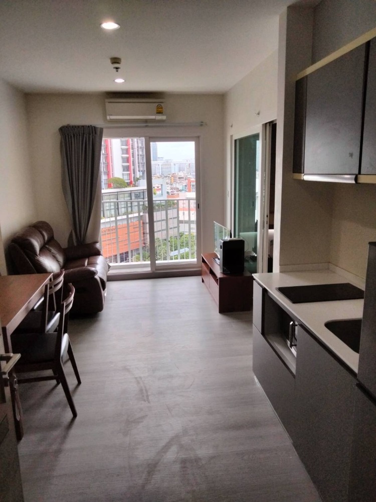 For RentCondoSathorn, Narathiwat : Room for rent on the 11th floor, The Key Sathorn-Charoenrat, fireworks view, recently changed the floor.