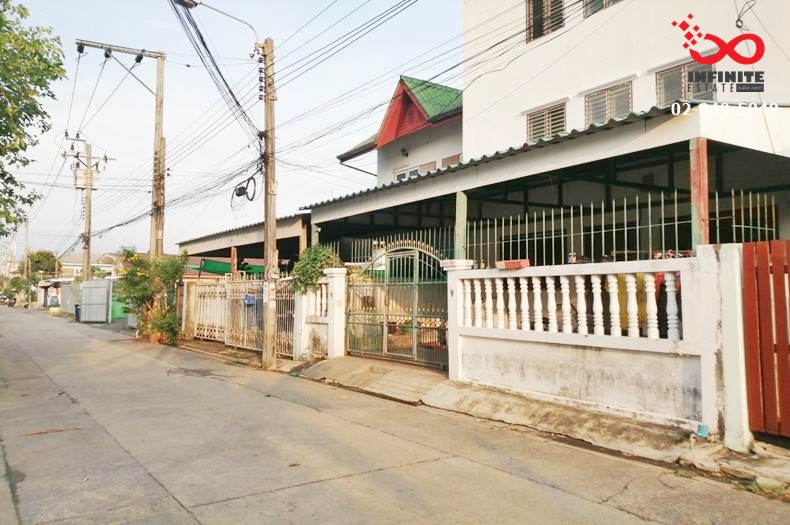 For SaleBusinesses for saleLadprao, Central Ladprao : Apartment for sale, 3 floors, 43 square meters, Lat Phrao Road - Pradit Manutham Road, Soi Lat Phrao 87.