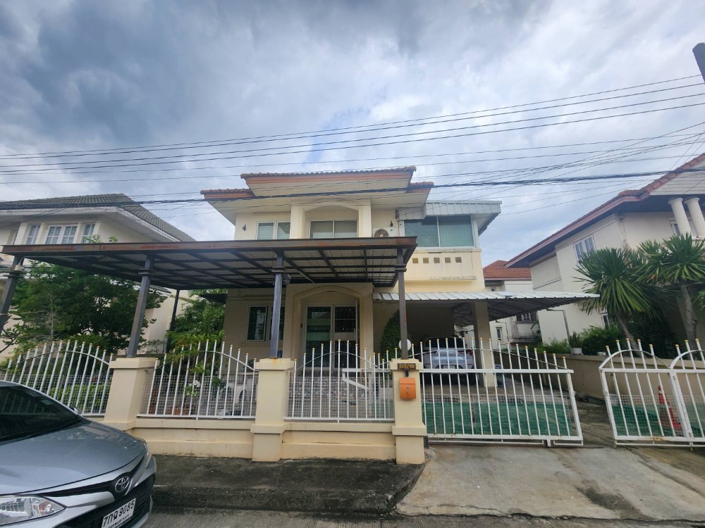 For SaleHouseLadkrabang, Suwannaphum Airport : Single house, Poonsuk Village Bangna-Suvarnabhumi with solar cell panels!! Area 52 sq m. Usable area 148 sq m, near Bangna-Trad and Lat Krabang roads.