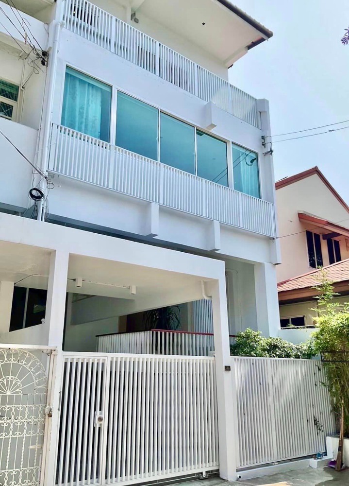 ขายทาวน์เฮ้าส์/ทาวน์โฮมสุขุมวิท อโศก ทองหล่อ : 🏡Townhome Soi Sukhumvit 38 (ทาวน์โฮมในซอยสุขุมวิท 38)🏡