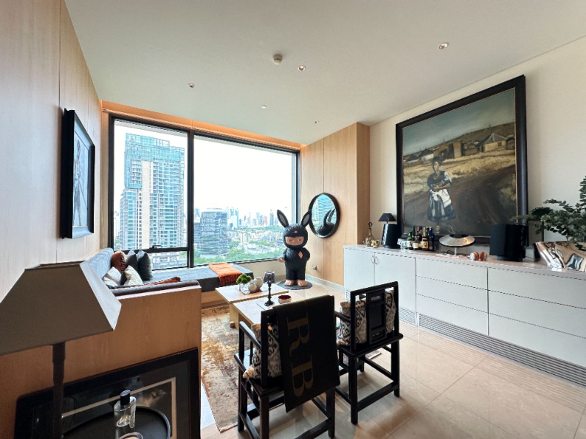 For SaleCondoWitthayu, Chidlom, Langsuan, Ploenchit : Condo For Sale Sindhorn Residence 1 Bedroom 1 Bathroom 75 sqm