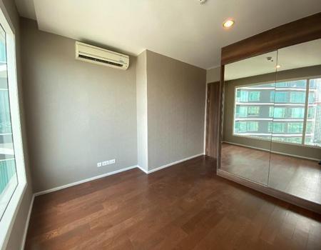 For SaleCondoSathorn, Narathiwat : Condo For Sale Menam Residences 3 Bedroom 3 Bathroom 160 sqm