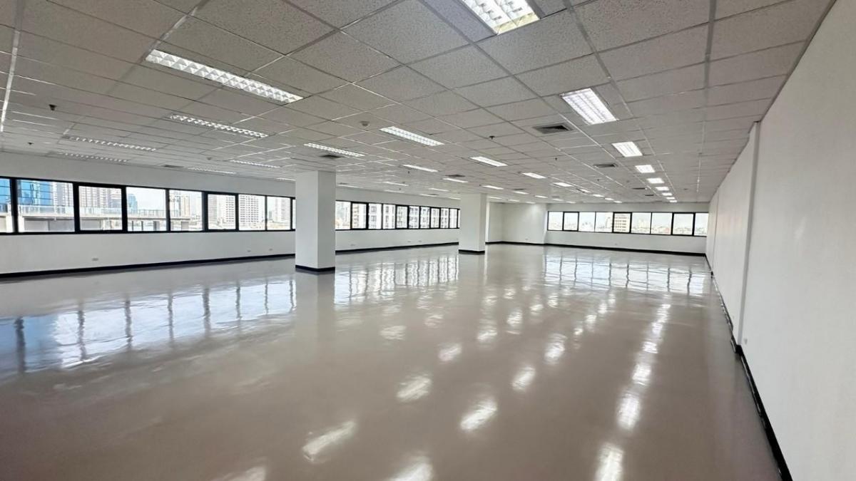 For RentOfficeOnnut, Udomsuk : Office-Sorachai Building Ekkamai, 12th Floor, Sukhumvit 63 Available for Rent, Near BTS Ekkamai