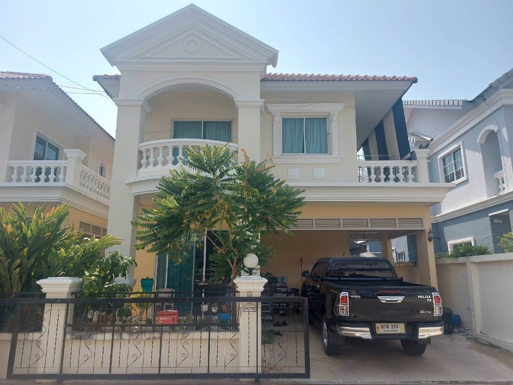 For SaleHouseSamut Prakan,Samrong : Best price in the project!! Twin house, Nirun Park Village, area 38 sq m, usable area 146 sq m, near Bangna-Trad and Lat Krabang roads.