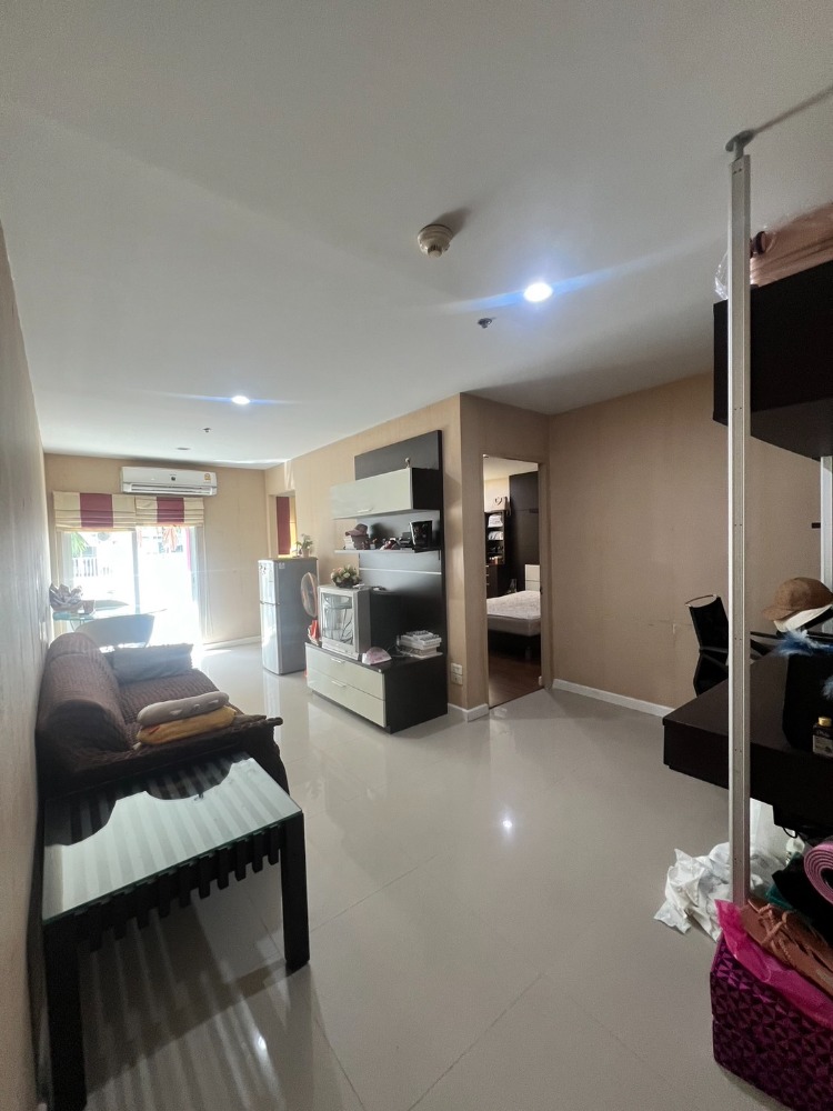 For SaleCondoThaphra, Talat Phlu, Wutthakat : For sale with tenant, Metro Park Sathorn, Phase 2, 4th floor, Building F, pool view, 41.5 sq m. with furniture, separate kitchen, 1 separate bedroom.