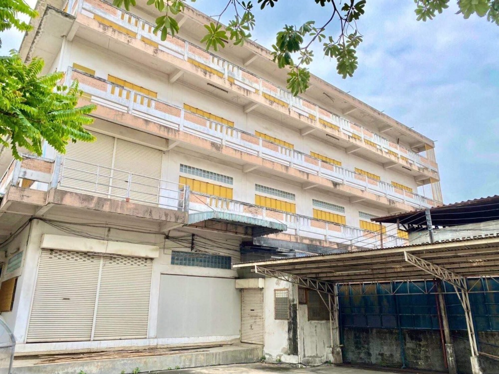 For RentFactoryRathburana, Suksawat : Factory for rent, 4-story warehouse, Soi Suksawat 14, size 1,500 sq m., has factory certificate 4 with elevator.