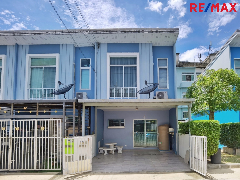 For SaleTownhouseNonthaburi, Bang Yai, Bangbuathong : 2-story townhome for sale, corner unit, Sena Viva Rattanathibet – Bang Bua Thong, 20 sq m, attached garage and kitchen. Cheapest in the project (Sena Viva Rattanathibet-Bangbuathong)