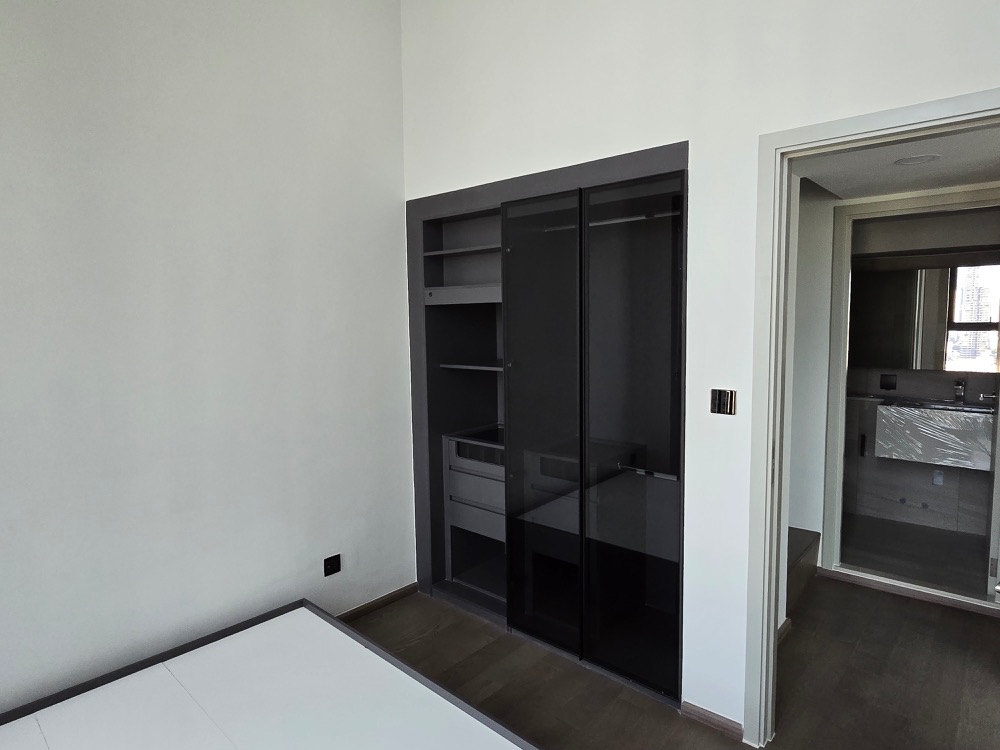 For SaleCondoSiam Paragon ,Chulalongkorn,Samyan : Park Origin Chula - Samyan【𝐒𝐄𝐋𝐋】🔥Here comes the new LOFT room, large 2 bedrooms, city view, decorated as you like. The central part is complete. Near Banthat Thong Road, near MRT Samyan, ready to move in, hurry and